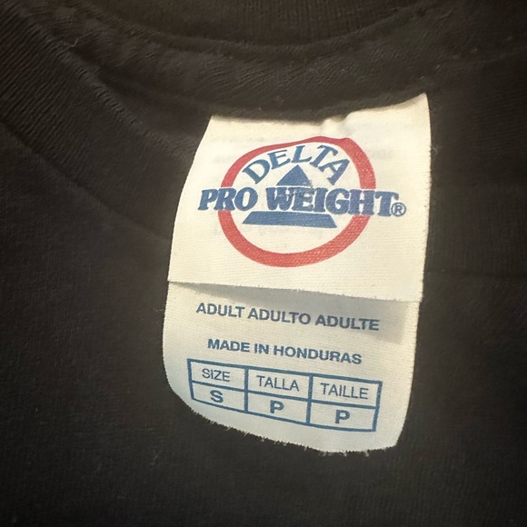 Bigfoot Undefeated Hide and Seek Champion tee, size small - Picture 2 of 2